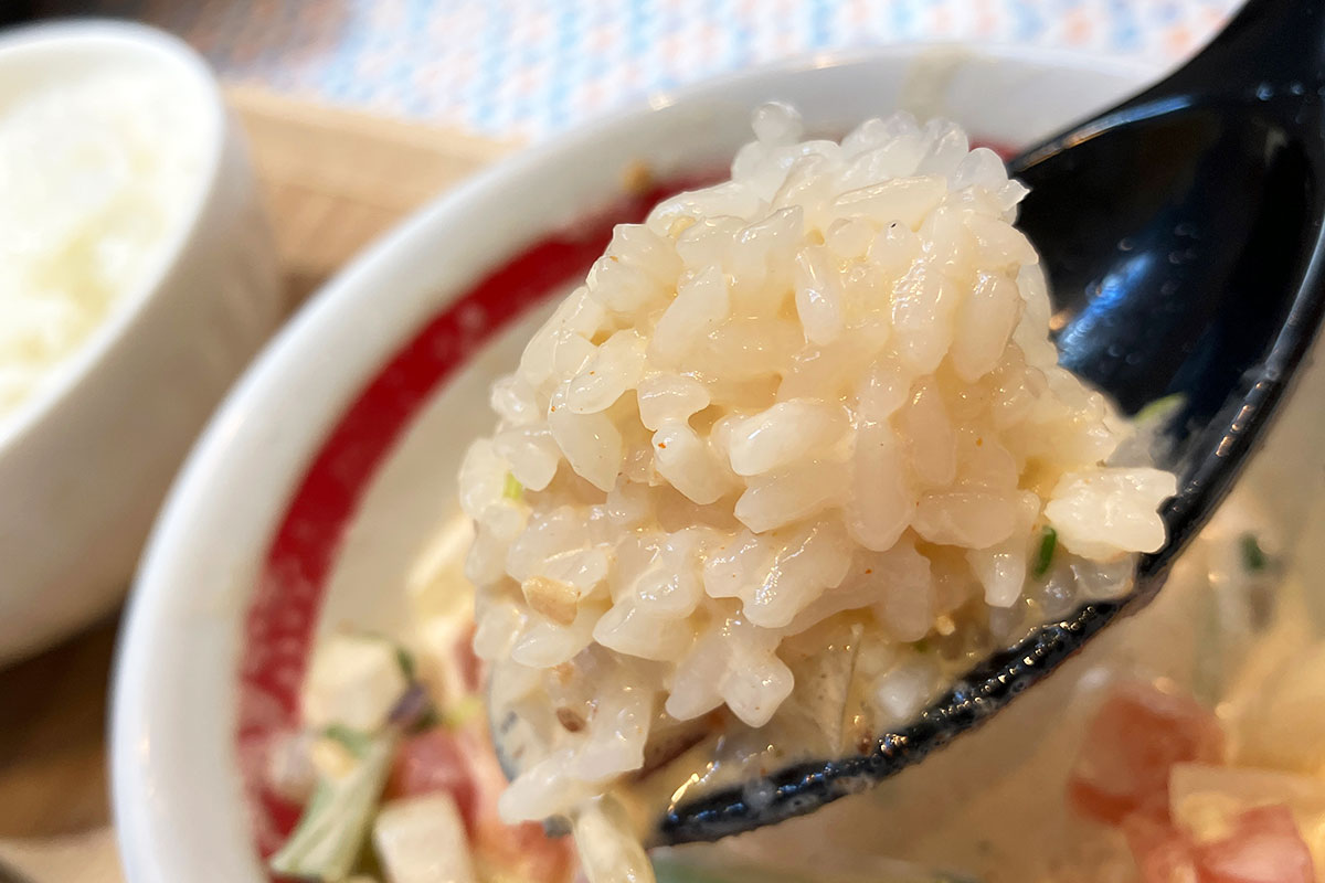 ランチタイムなので無料のごはんをつけてもらいましたが、もう投入するしかないでしょう
