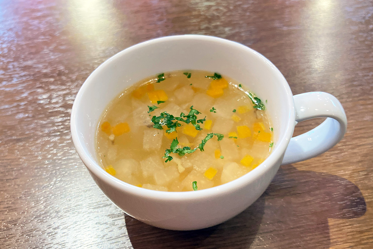 ミニサイズですが、美味しさの輝きを放つスープ
