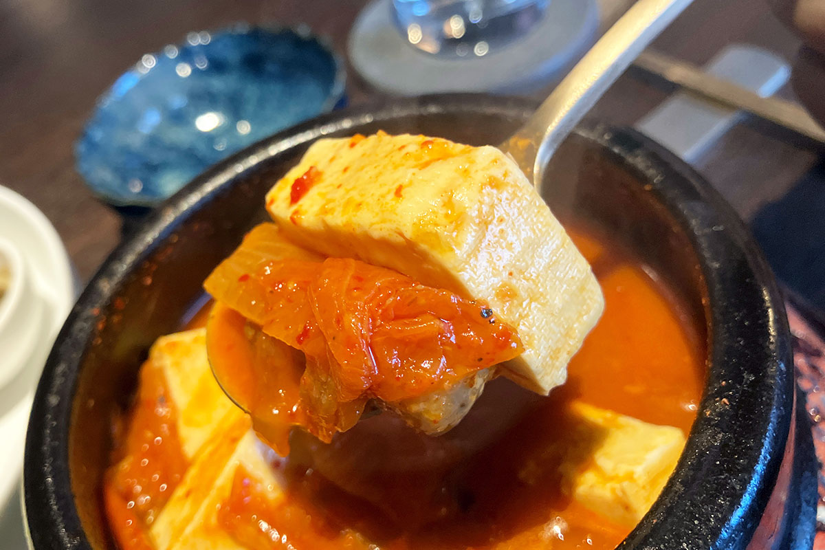 熱々の豆腐と、熟成キムチの相性ももちろん抜群