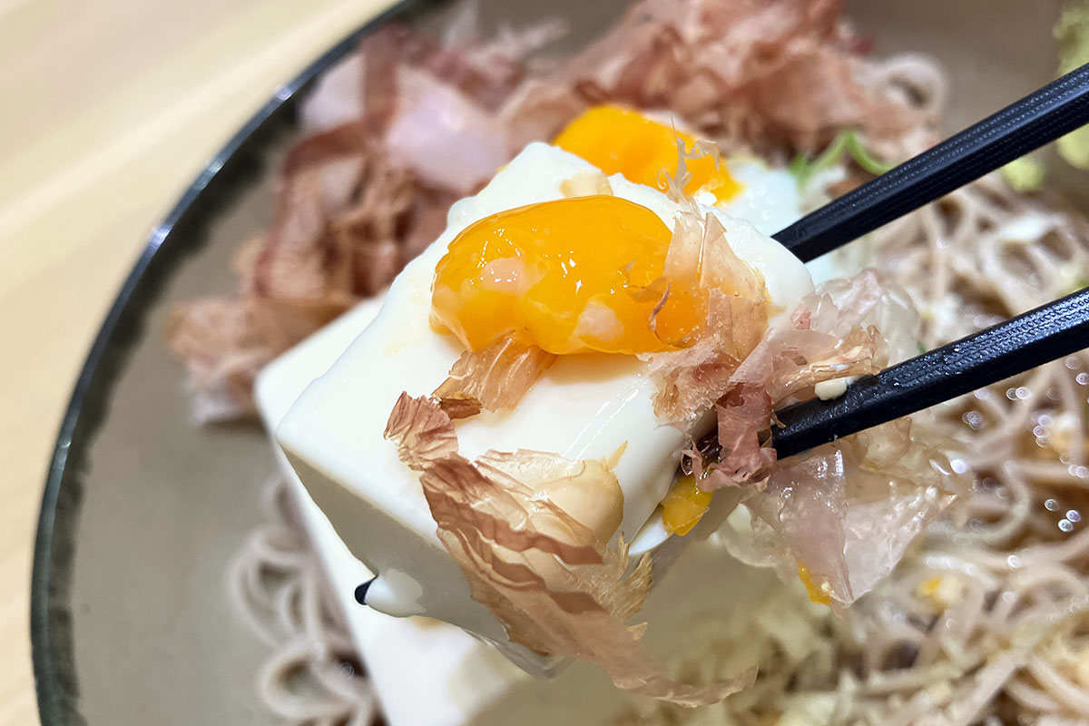 豆腐オン温泉卵、ありですね、これも