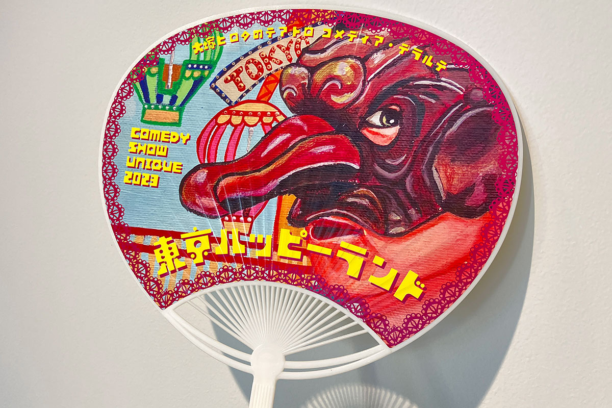 真夏のこの時期、涼しい劇場の中でもなかなか汗が止まらないのでうちわをもらえるのは本当に嬉しい! もちろん、観劇の記念にもなりますしね