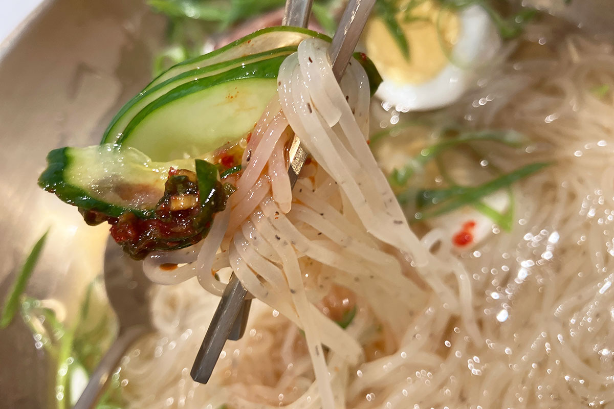 辛みそ(?)で味変、もうベースが美味しいので何をしても美味しい