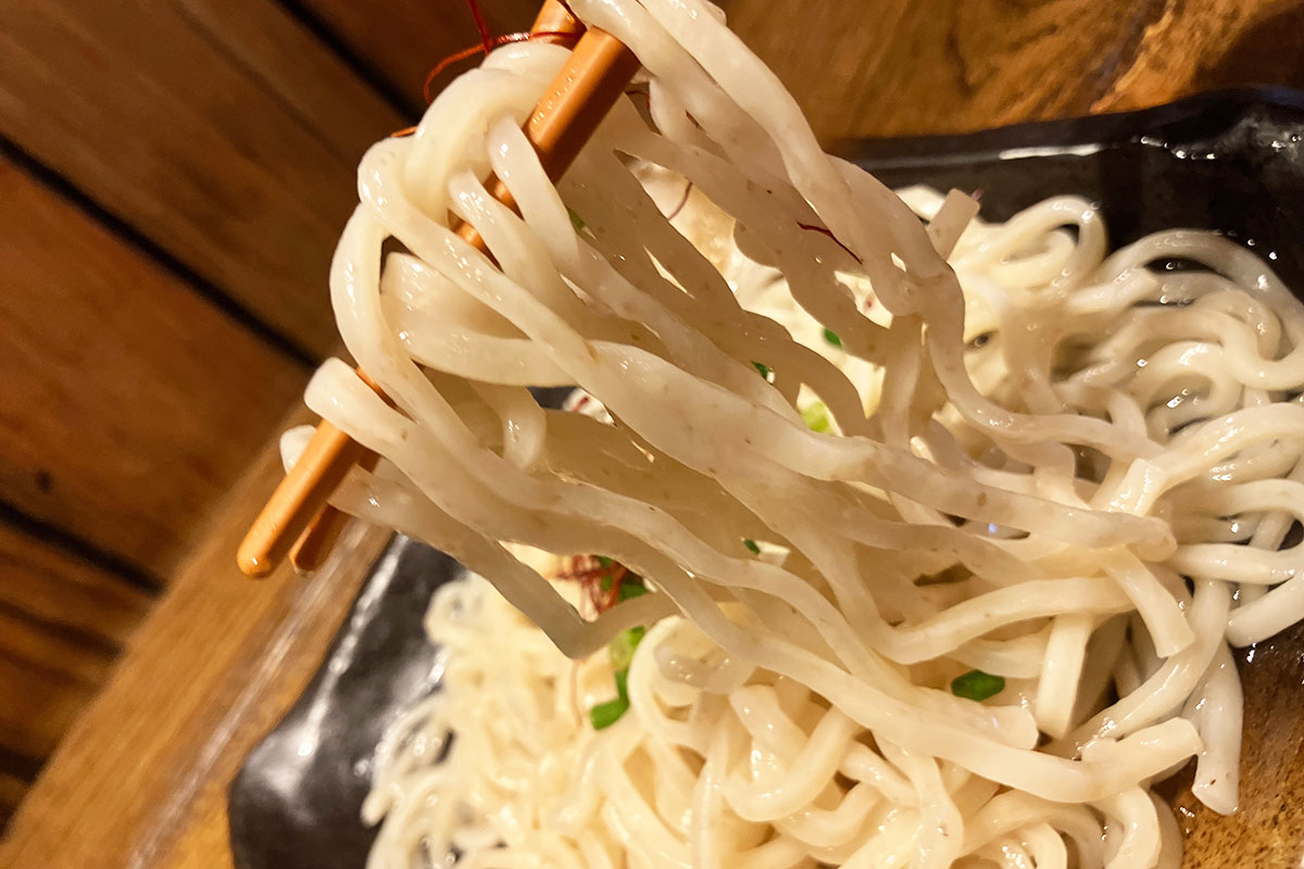 麺は熱盛りです、そこは熱くするな