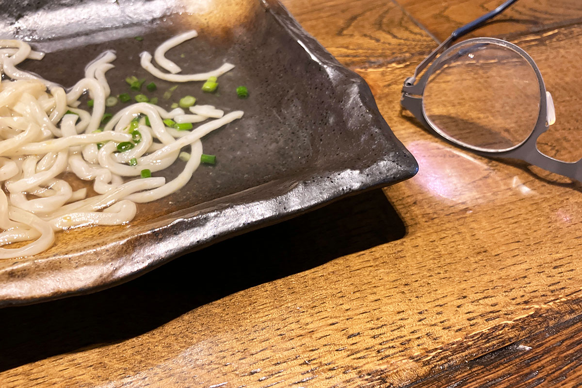 もうね、あまりに辛くて、眼鏡外す。どういうことなの、辛すぎて眼鏡を外すって