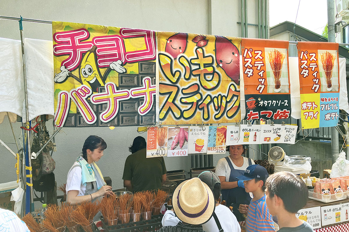 もちろん、地元の皆さんによる出店もあります