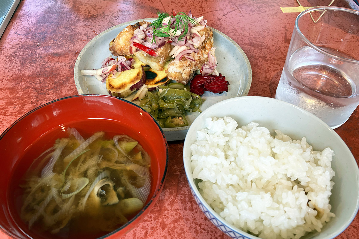 食堂とおまわりのランチ 1200円(税込)