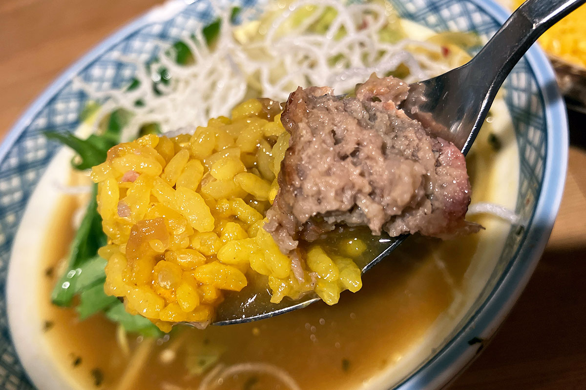 スープカレーに浸せば、もうそれは超絶品でしかありません!