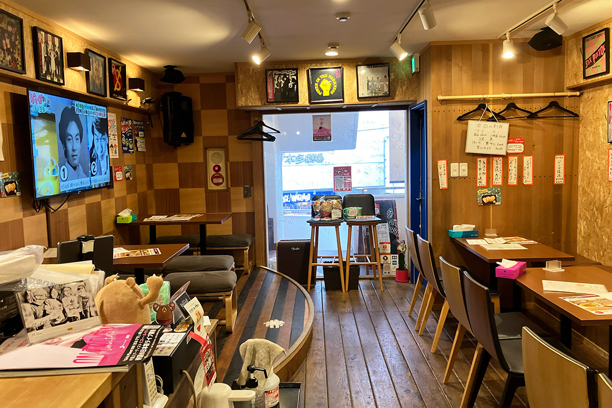 たまたまお客さんのいないタイミング、ちなみに店内に「カレーうどん」のメニューはありませんでしたが、頼めます