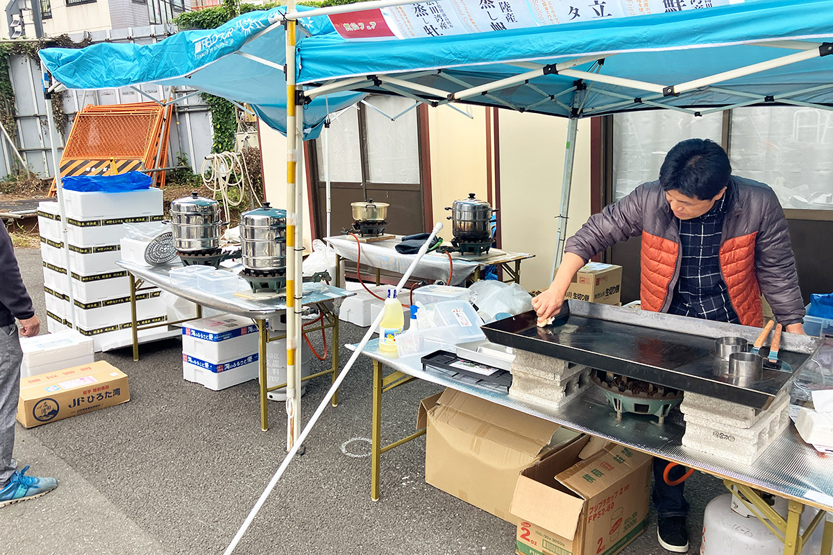 焼きたて蒸したてをその場で味わえます