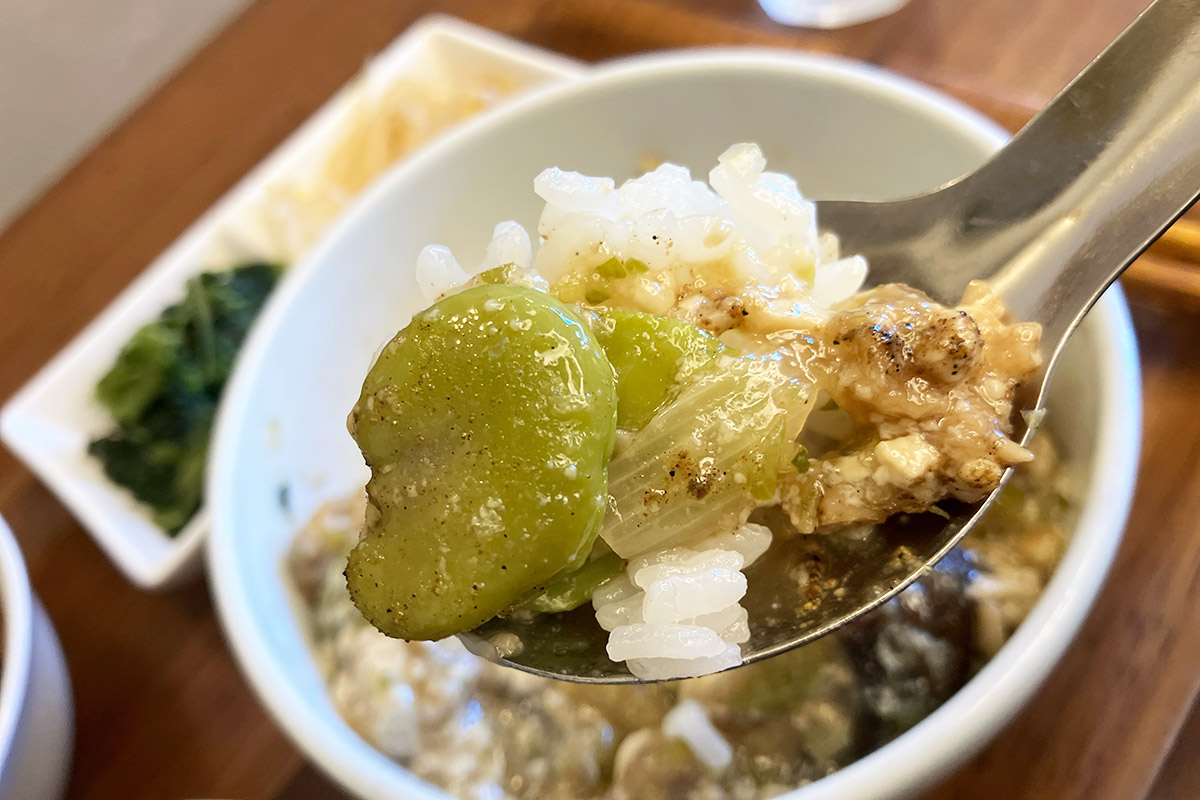 そら豆が入っているのが特徴的