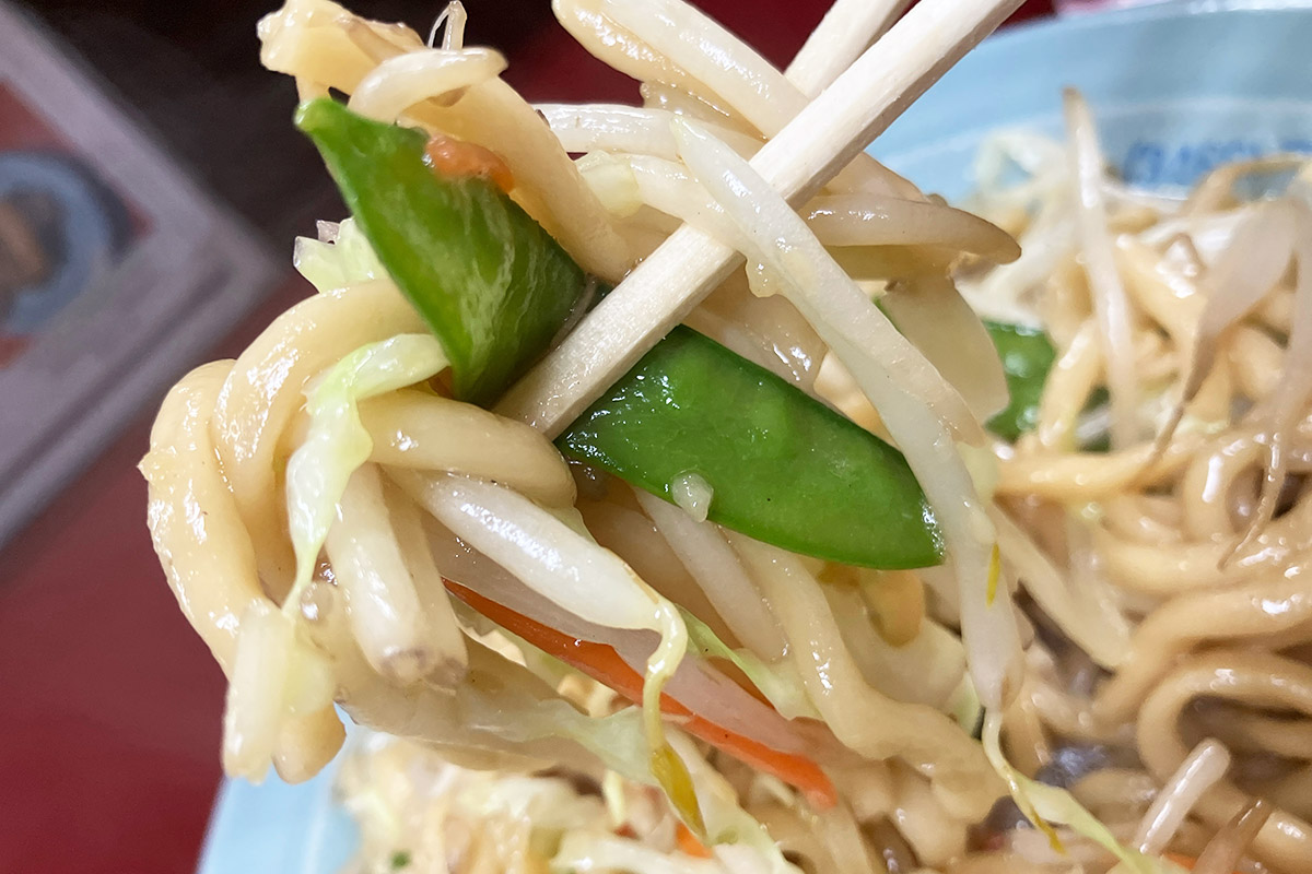 きぬさやのの青々しさも食欲をそそります