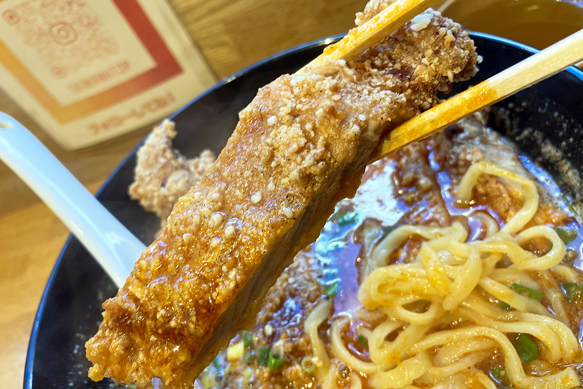 一番大きな排骨、小葱で分からなかったけど、結構なボリュームです