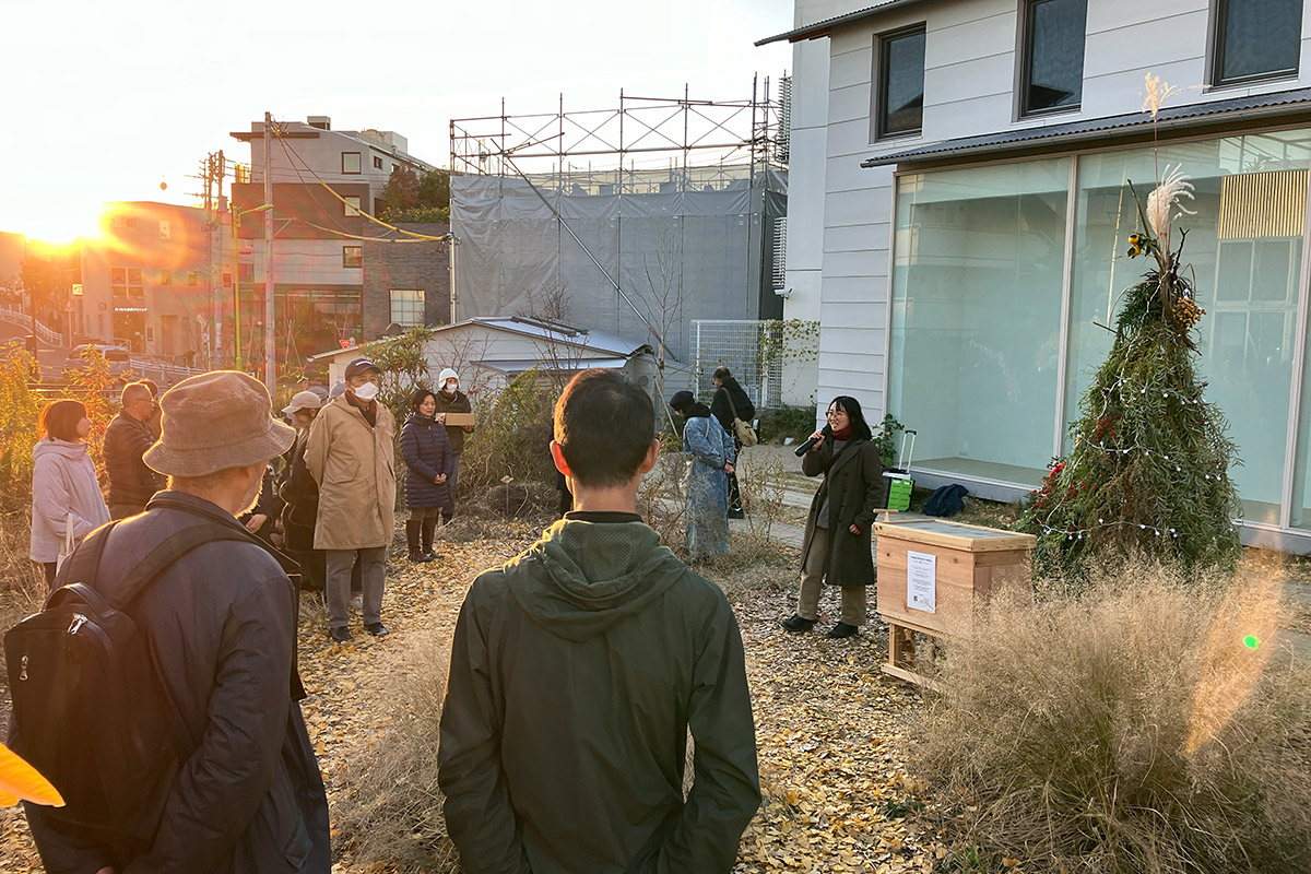 のはらにはシモキタ園藝部によるツリーが登場、ちなみにこれ下北線路街の樹木を管理する中で剪定したものを組み上げて作ったモノで、とてつもなく環境に優しい