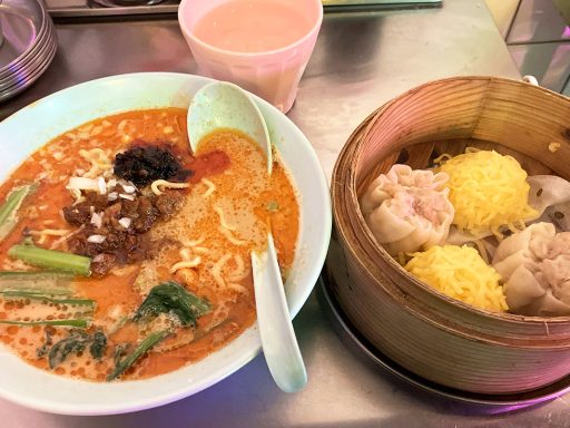 ダパイダン 105の「高雄セット（担々麺・焼売）」1150円（税込）