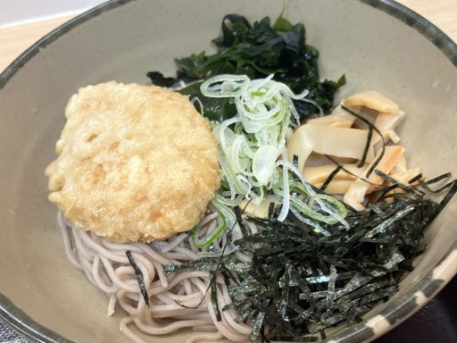 「背徳の鶏天あぶらそば」650円（税込）