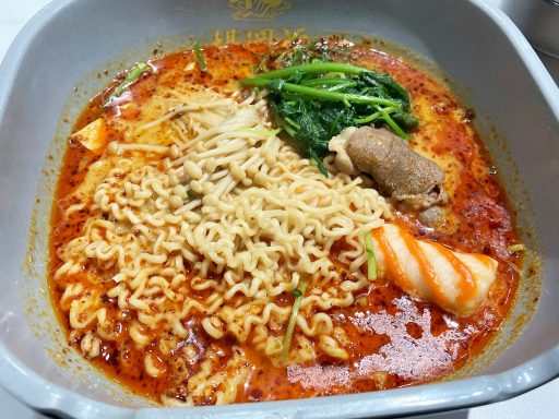 楊国福 麻辣湯（マーラータン）の麻辣スープ