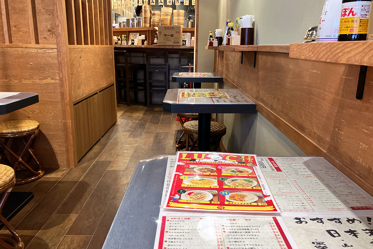 『超俺流餃子楼 下北沢店』店内、以前この場所で営業していた『銀座 いし井』の面影は全くありません