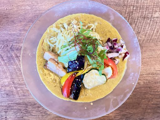 「冷製グリーンカレーSOBA」1280円（税込）