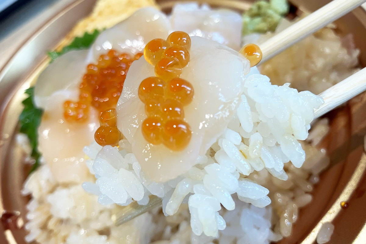 いくらのせで食べちゃうぞー