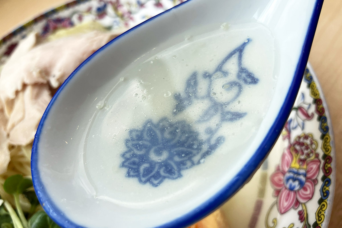 おおおっ、とてもクリアなスープ