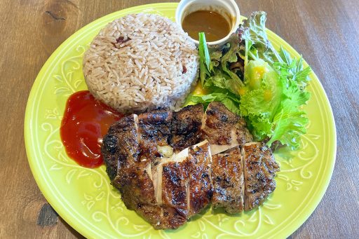 ONE LOVE Jamaican Kitchen「炭火焼ジャークチキン」1200円（税込）