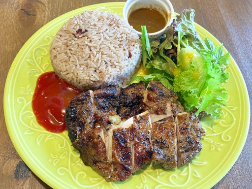 ONE LOVE Jamaican Kitchen「炭火焼ジャークチキン」1200円（税込）
