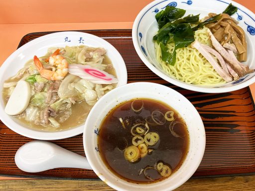 中華丸長の日替定食「つけめんとミニ中華丼」900円（税込）