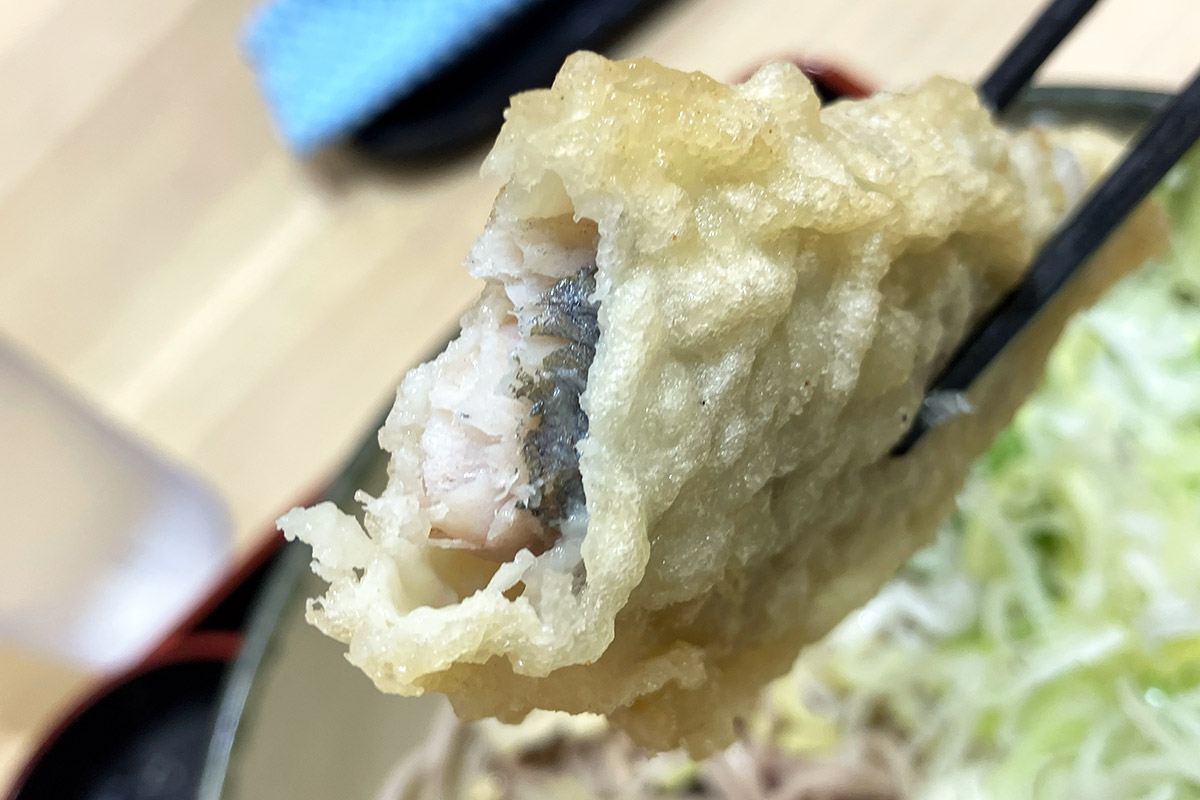 目鯵自体はポピュラーなお魚ですが、フライではなく天ぷらで食べるとまた違う味わいですね