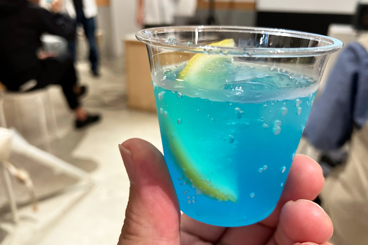 東海村のものは一つも使ってないけど、シティプロモーションの一環で誕生した「レモンサワー」、色合いはもちろん、めちゃめちゃおしゃれな味わいで衝撃