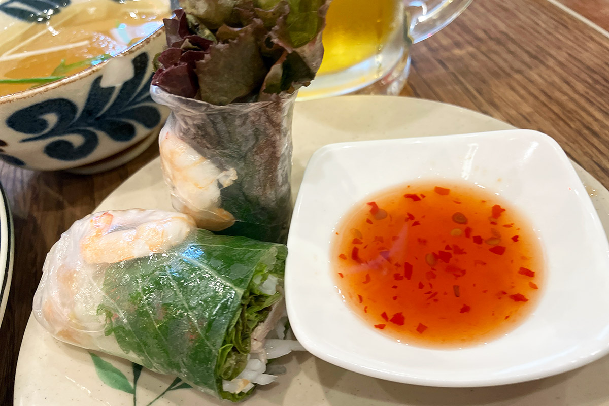 +300円で生春巻とはす花茶がセットになります