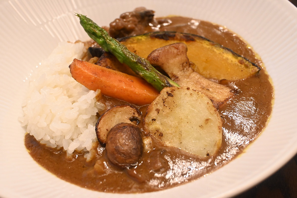幸せの牛すじまかないカレー(株式会社エスワングループ)