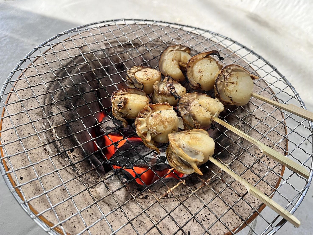 佐井村産ホタテの串焼き