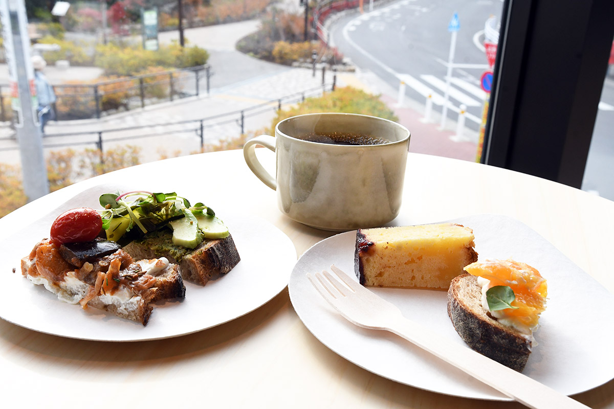 実際に提供されるメニューを試食