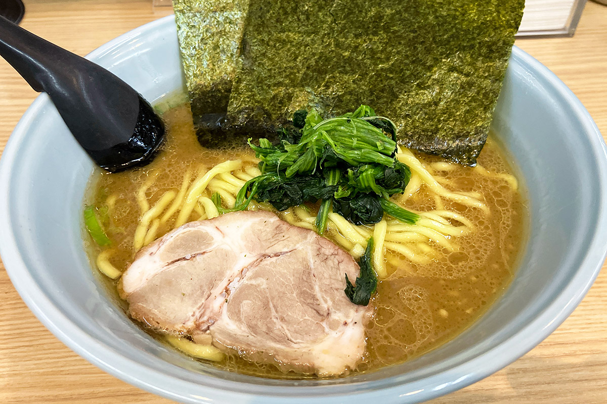 せい家の「らーめん」800円（税込）