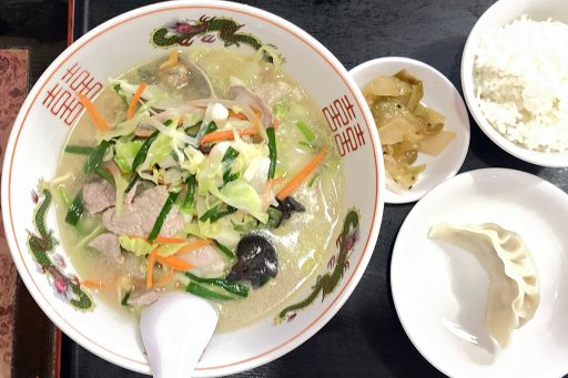 新雪園「塩味チャンポン麺セット」1000円（税込）