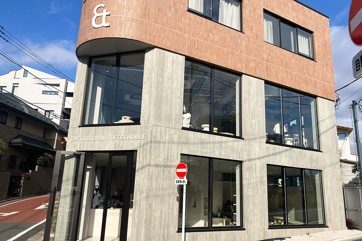 こちらも年末にオープンした『Et -THE CULTURAL COFFEEHOUSE-』、休日は混み合っていますが平日は穏やかな雰囲気