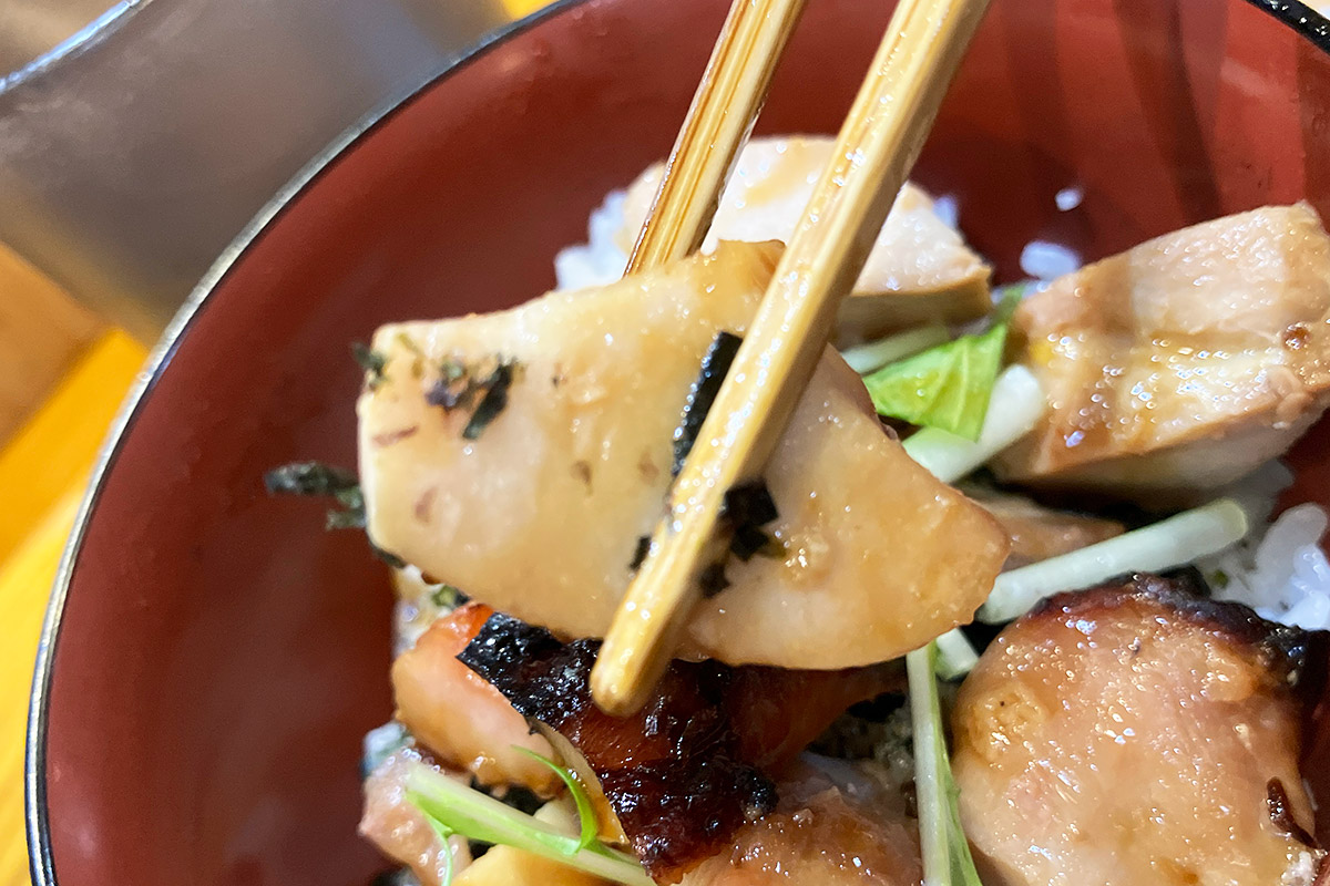 食べ応えあるサイズの鶏がゴロゴロ