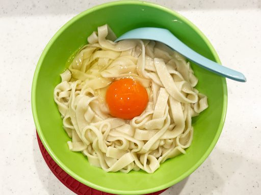 朝5時から営業、朝食に最適！圧延ジャパン・ミーの「TKM（卵かけ麺）」