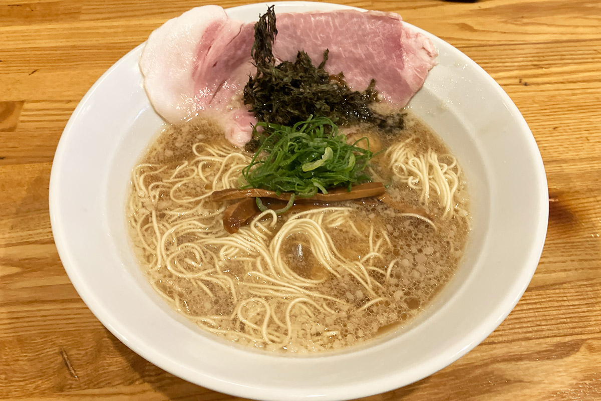 鶏冠78「鶏豚節の濃厚旨味醤油そば」1200円(税込)