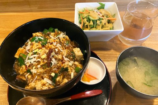 向陽キッチン「四川風麻婆丼」