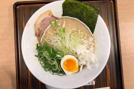 一麺縁満の「濃厚煮干し縁満ラーメン」980円（税込）