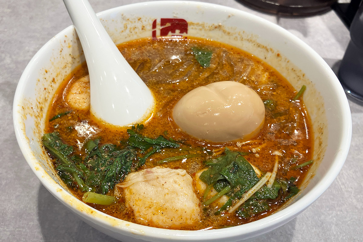 『七宝麻辣湯（チーパオマーラータン） 』の薬膳スパイスたっぷりスープ