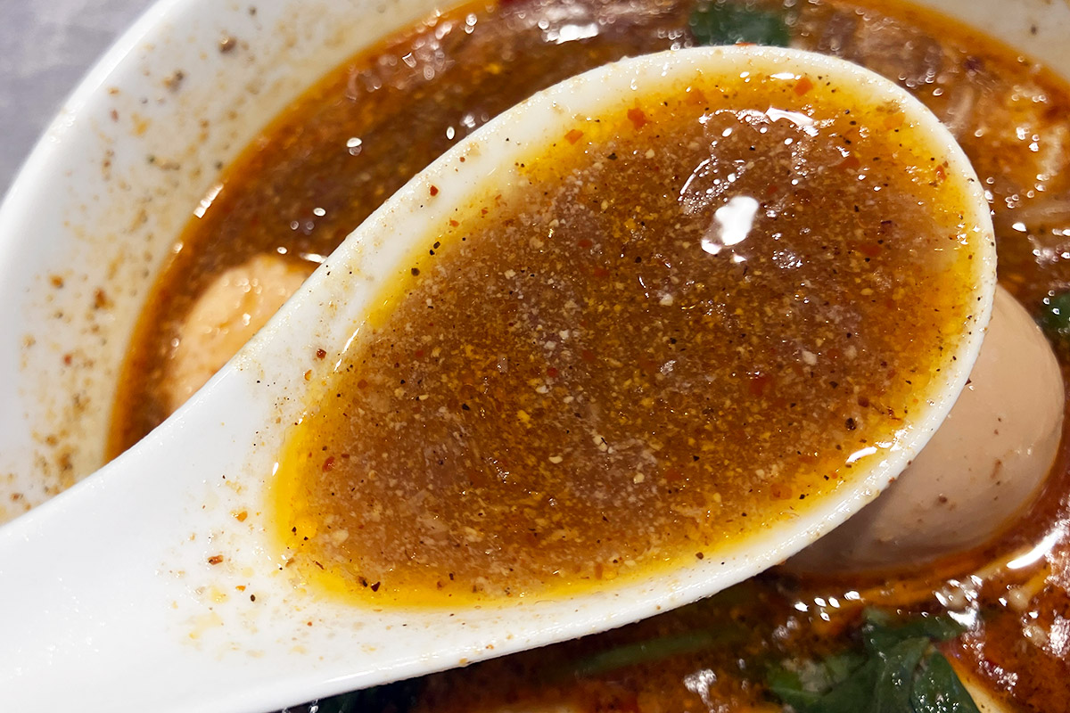 薬膳を謳っているだけのことはあり、スパイスたっぷりのスープ