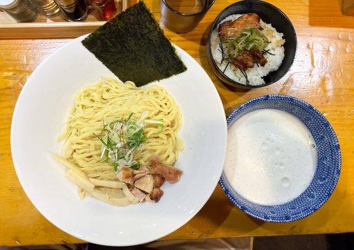鶏そば そるとの「鶏つけそば」