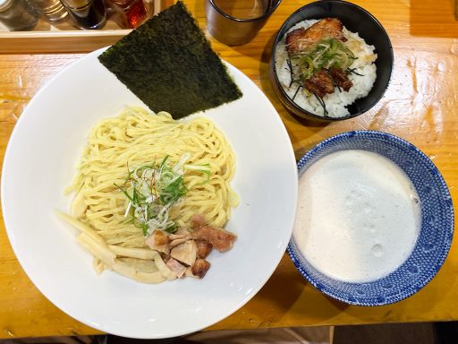 鶏そば そるとの「鶏つけそば」