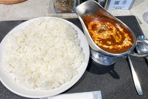 SANZOU TOKYO「デスバレーカレー」1100円（税込）、ライス大盛り＋100円（税込）