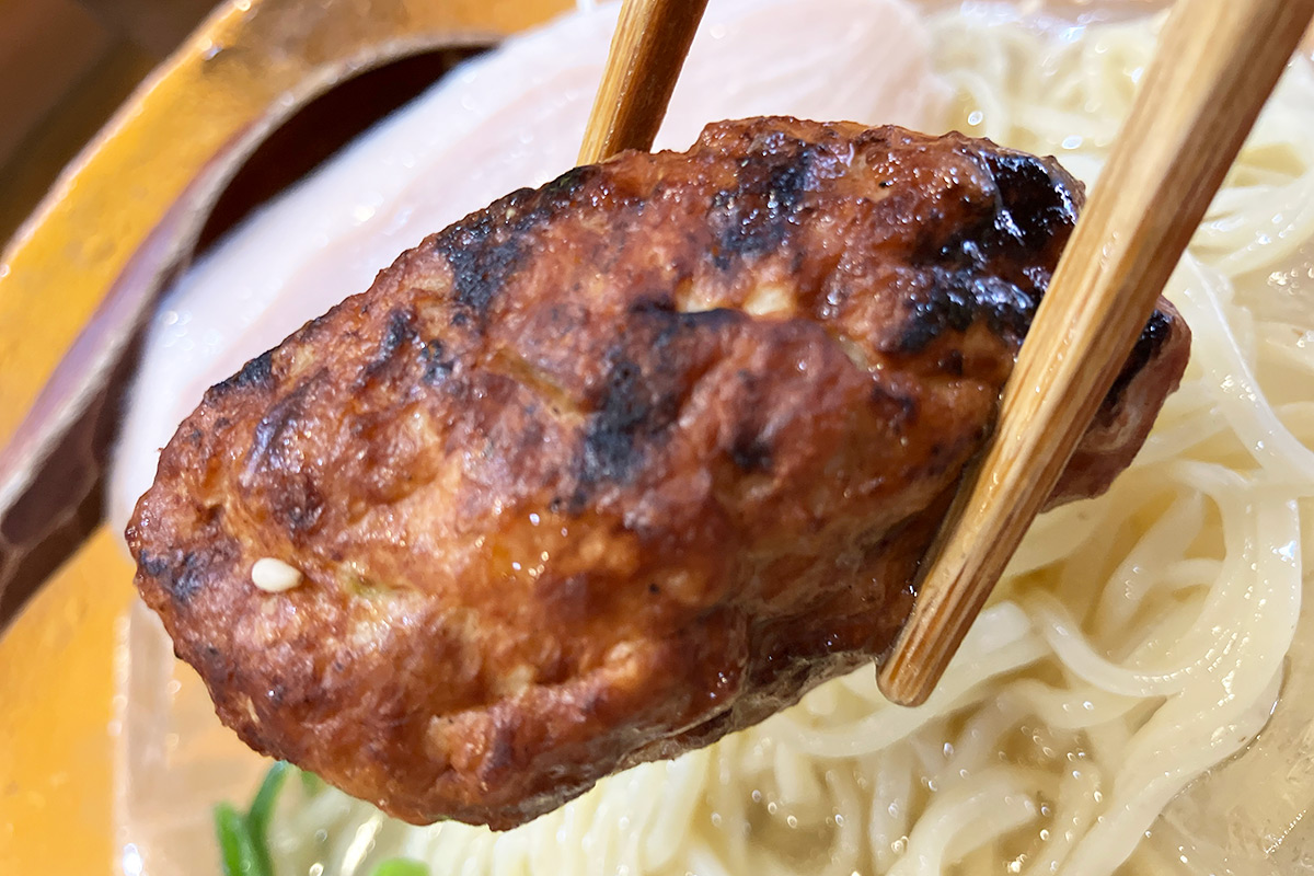 なんか前と焼き加減が全然日が浮けど、つくねも大ぶりで食べ応え画抜群