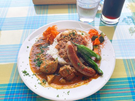 『KURAFT』ポップアップカフェの「にぎやかカレープレート」