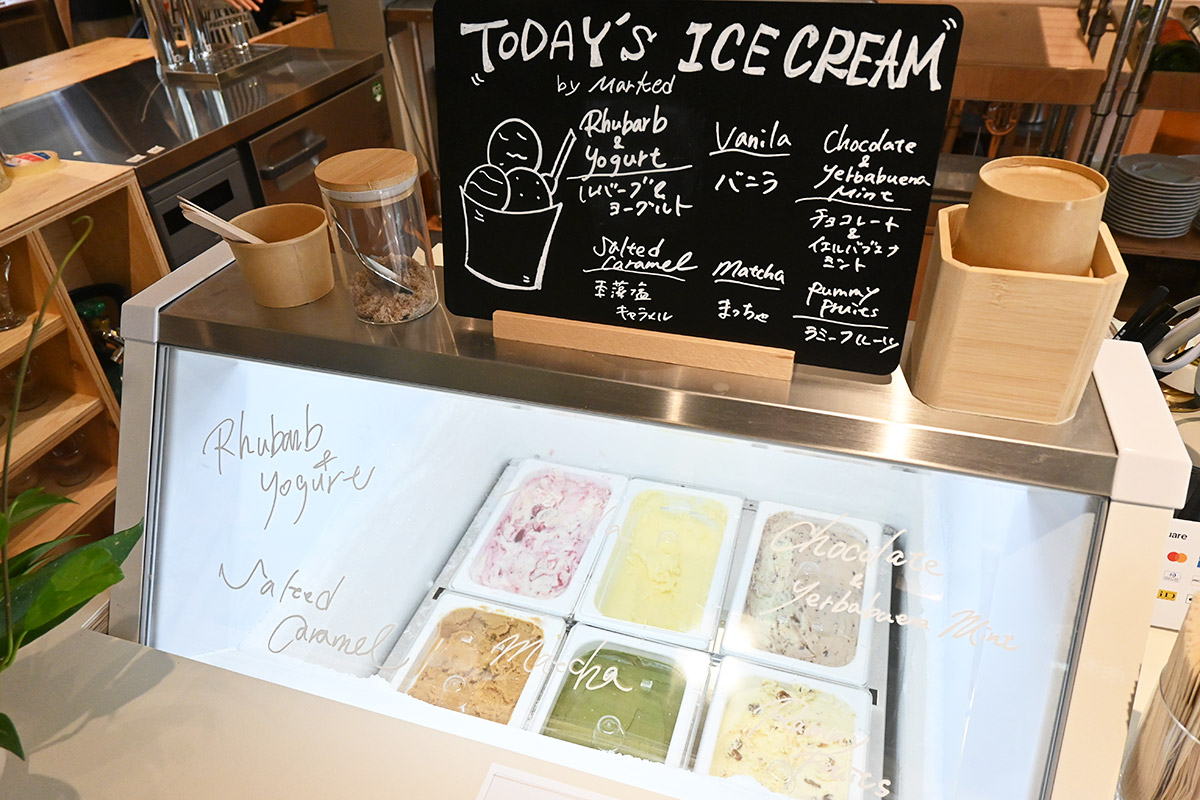 色とりどりなアイスクリームも