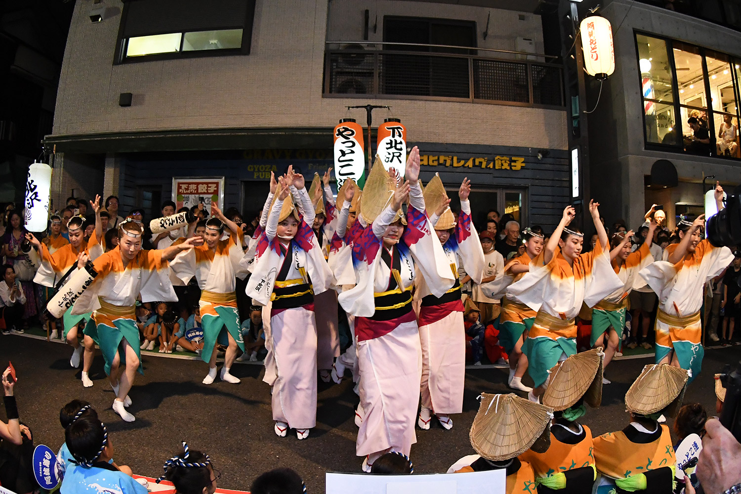 『第55回 下北沢阿波おどり』で披露された、地元下北沢のやっとこ連による組踊り